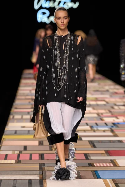 Look 26